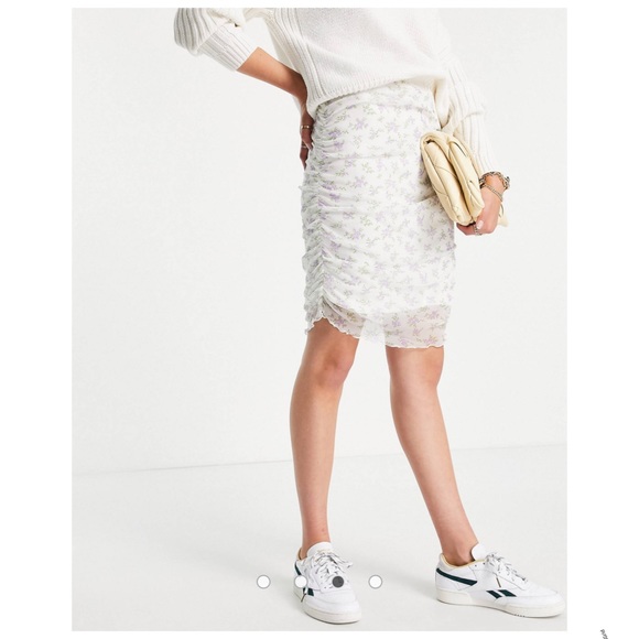 ASOS DESIGN Tall mesh mini skirt in light ditsy floral print size 12 - Picture 2 of 16